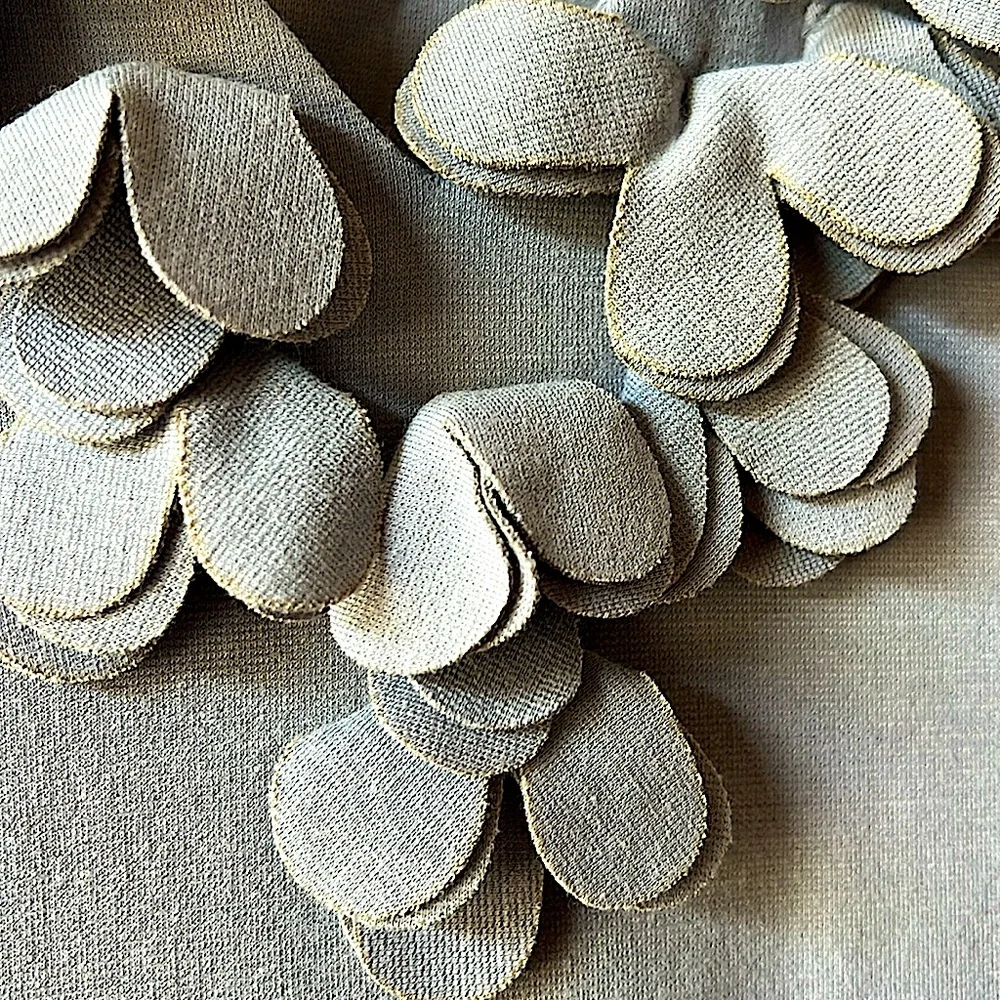 🔥NWOT EuropeanStyleItalyStunning DressTimelessDesignFigureFlatteringSoftGreyM/L - Picture 5 of 13